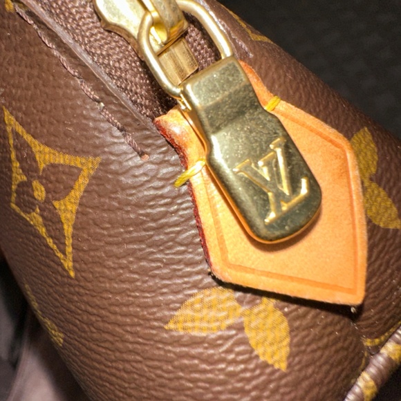 100% Authentic Louis Vuitton Accessories - Picture 4 of 16